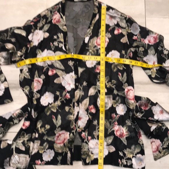 Alice and Olivia burnout floral kimono top XS - Picture 4 of 9